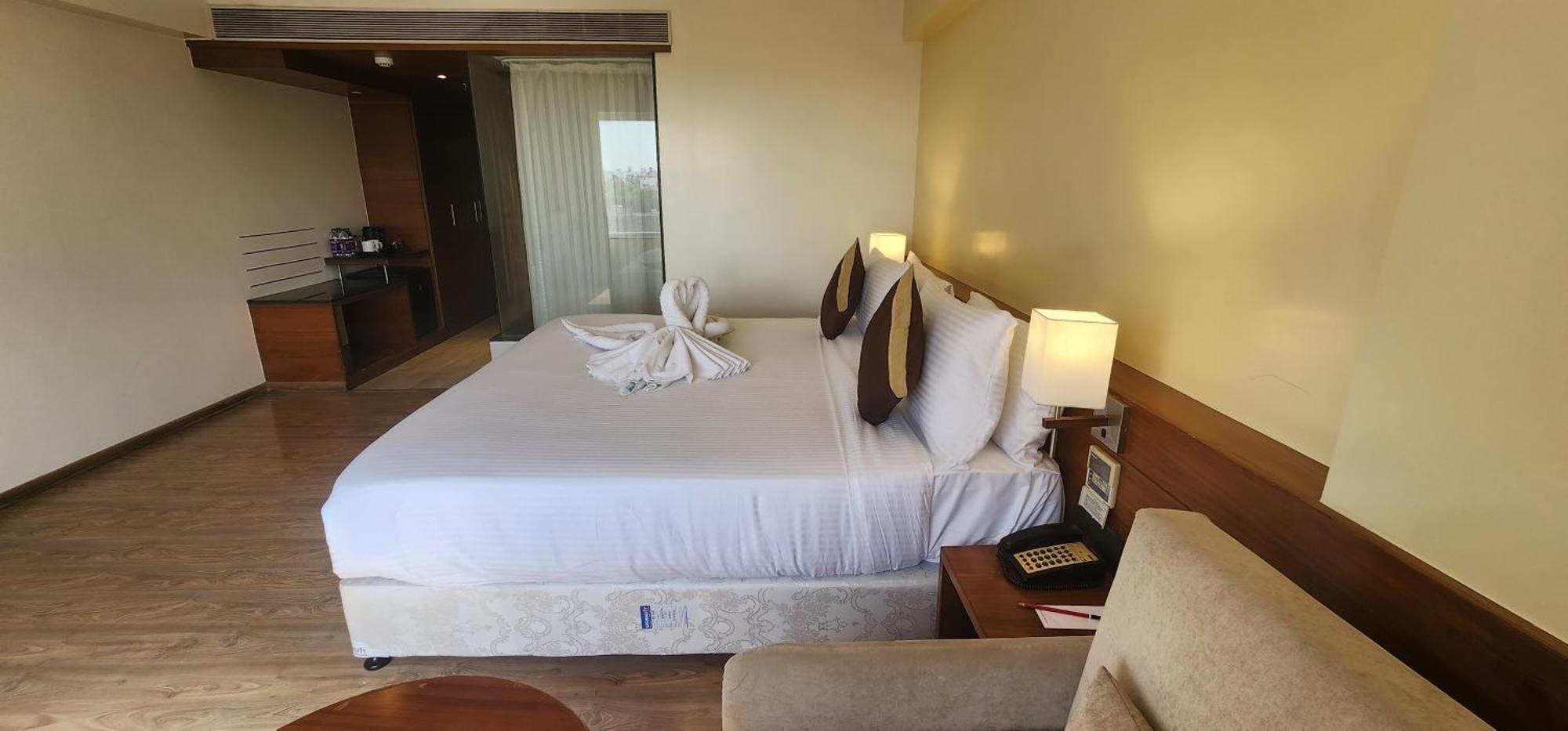 Temple Tree Hotel Shirdi Luaran gambar